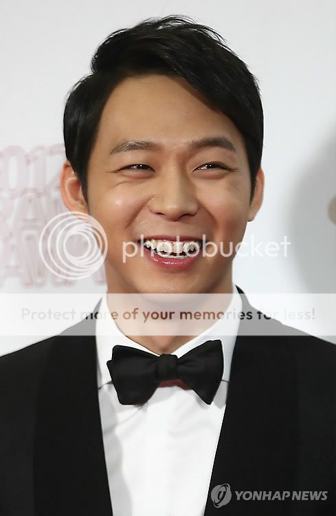 [30.12.12][Pics] Yoochun - MBC Drama Awards  PYH2012123006390001300_P2_zps2b01b3a9
